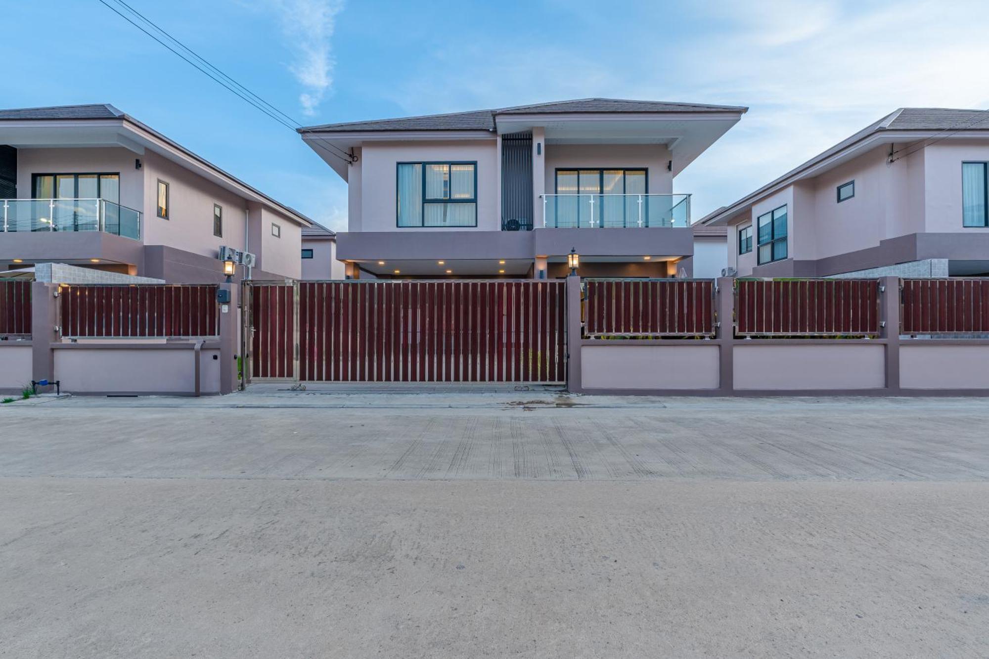 Southern Peak Pool Villa Huay Yai Pattaya Ban Huai Yai Exterior photo